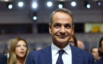 Το ΠΑΣΟΚ «σφυροκοπά» Μητσοτάκη για τη ΔΕΘ: «Ζητά νέα τετραετία για όσα δεν έκανε, ημίμετρα και ακοστολόγητες υποσχέσεις»