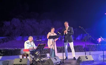 «Αναμνήσεις, νότες και μυσταγωγία πλημμύρισαν το προαύλιο του Αρχαιολογικού Μουσείου Θέρμου…»