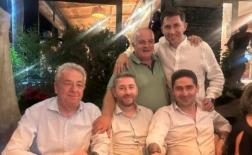 Από το Ψυχρό Λασιθίου το εναρκτήριο λάκτισμα του ΠΑΣΟΚ: Η «πρόβα τζενεράλε» για τη ΔΕΘ και το δείπνο Ανδρουλάκη με στελέχη του κόμματος