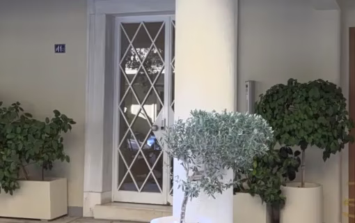 Κολωνάκι: Η Αρχή για το ξέπλυμα μαύρου χρήματος στην έρευνα για τους δύο γιατρούς της Καρνεάδου