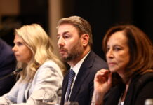 ΠΑΣΟΚ για τις δημοσκοπήσεις: Άρχισαν τις τεχνητές αναπνοές προπαγάνδας πριν καν ανέβει στη ΔΕΘ ο Νίκος Ανδρουλάκης