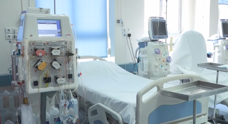 To MEGA στο Λαϊκό Νοσοκομείο όπου γίνεται πλασμαφαίρεση – Αυτό είναι το περίφημο μηχάνημα