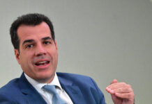 Πλεύρης: Το ΠΑΣΟΚ κάνει σπέκουλα – «Πήρα ιατρικές συμβουλές, δεν υπήρχε συνεργασία»