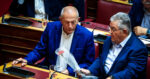 Το πολιτικό «αντίο» στον Σπύρο Χαλβατζή – Το γαρύφαλλο του Δημήτρη Κουτσούμπα στη Βουλή και η τελετή στο ΣΦΕΑ