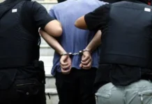 Εξιχνιάστηκε ληστεία στην Πάτρα – Δύο άνδρες απείλησαν με μαχαίρι και άρπαξαν κινητό
