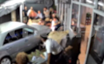 Θεσσαλονίκη: Αυτοκίνητο εισέβαλε σε κατάστημα εστίασης – MEGA Ντοκουμέντο