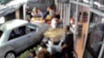 Θεσσαλονίκη: Στο αυτόφωρο ο μεθυσμένος οδηγός που «μπούκαρε» με το αυτοκίνητό του σε ταβέρνα γεμάτη πελάτες