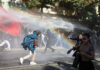 Αλβανία: Νέες συγκρούσεις διαδηλωτών με την αστυνομία στους δρόμους των Τιράνων