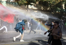 Αλβανία: Νέες συγκρούσεις διαδηλωτών με την αστυνομία στους δρόμους των Τιράνων