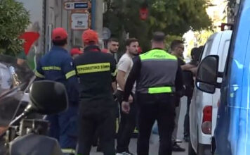 Έκρηξη σε κτίριο στον Κολωνό – Δύο αστυνομικοί και δύο πολίτες τραυματίστηκαν