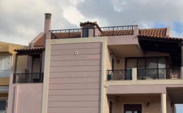 Λαύριο: 5 καταγγελίες, Panic Button & περιοριστικοί όροι δεν απέτρεψαν την επίθεση στην 32χρονη & τον νυν σύντροφό της