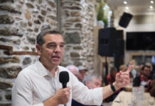 Αλέξης Τσίπρας: «Παραγωγή ή πελατειακό δίκτυο γαλάζιων ακρίδων;»