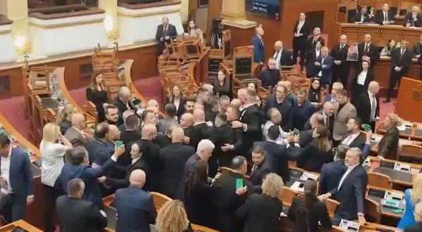 alvania33.gif