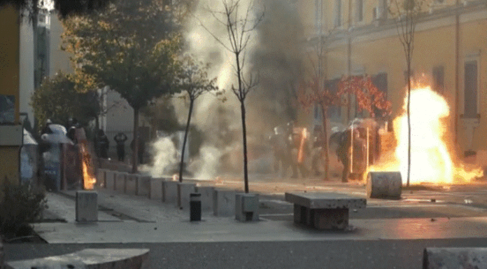 alvania8.gif