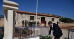 Νίκος Ανδρουλάκης: Κατέθεσε στεφάνι στο μνημείο της «Κυράς της Ρω» – «Να παραμείνουν τα νησιά μας ζωντανά χειμώνα και καλοκαίρι»