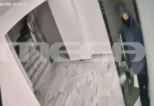 Γλυφάδα: 46χρονος αξιωματικός του Πολεμικού Ναυτικού έβαλε φωτιά στο σπίτι πρώην συντρόφου του – Βίντεο ντοκουμέντο