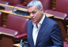 Ο Χάρης Μαμουλάκης παραιτήθηκε από βουλευτής