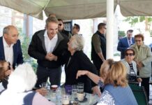 Κυριάκος Μητσοτάκης στην Πιερία: «Δεν υπάρχει για εμάς καμία ξεχασμένη περιοχή» – Η θερμή υποδοχή στον Κολινδρό και τα «πηγαδάκια» με τους κατοίκους