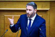 Ανδρουλάκης κατά Μητσοτάκη με Δήμητρα Γαλάνη: Οι επιστολές στην φον ντερ Λάιεν μου θυμίζουν «Τα γαλάζια σου γράμματα» – Μια ζωή περιμένω, μα δεν γίνονται θαύματα