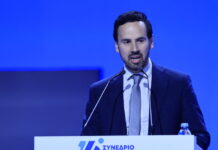 Ρωμανός: Ψέμα ότι ο Τσίπρας ήταν πάντα απέναντι στη βία – Η Αυγή είχε ένθετο «ω έλατο, ω έλατο τι ωραία που αρπάζεις»
