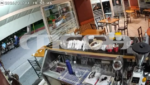 Περιστέρι: Η στιγμή της σύλληψης 40χρονης που επιχείρησε να δηλητηριάσει τον εν διαστάσει σύζυγό της – MEGA ντοκουμέντο