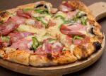 Pizza Fan: Πάνω από 20 συλλήψεις για μεγάλη υπόθεση φοροδιαφυγής – Το κρυφό δωμάτιο με τα χρήματα που εντόπισαν οι Αρχές