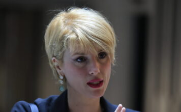 Η Θεώνη Κουφονικολάκου ζητά διαγραφή Κουλκουδίνα και αποπομπή Σχοινά για τις επιδοτήσεις στην αλιεία