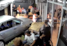 Θεσσαλονίκη: Η στιγμή που μεθυσμένος οδηγός «εισβάλει» σε ταβέρνα στον Εύοσμο – MEGA ντοκουμέντο