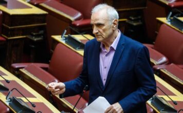 Βουλή: Η έδρα του Μίλτου Ζαμπάρα στον Γιώργο Βαρεμένο μετά το «όχι» του Γρηγόρη Θεοδωράκη – Θα την κρατήσει ως «ανεξάρτητος»