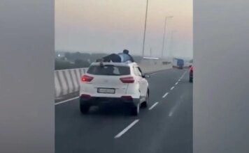 Ινδία: Αστυνομικός γαντζώθηκε στην οροφή SUV που επιχειρούσε να διαφύγει τον έλεγχο